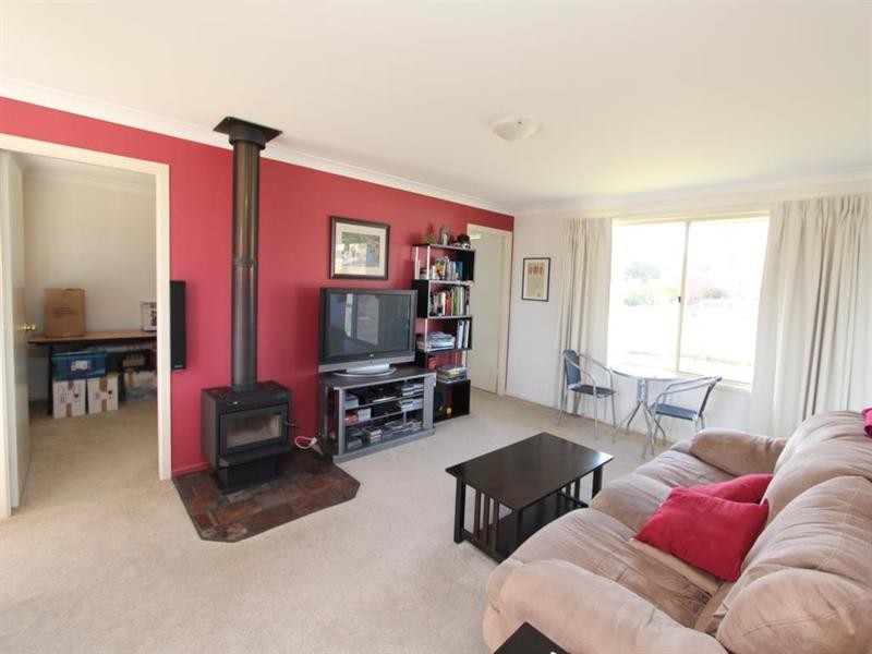 16 Clive Street, Tenterfield NSW 2372