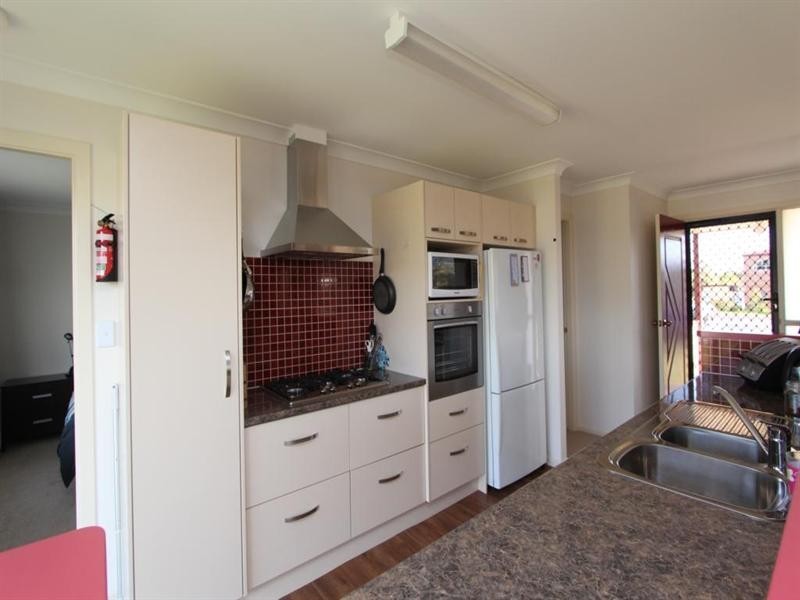 16 Clive Street, Tenterfield NSW 2372