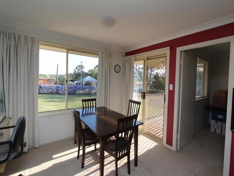 16 Clive Street, Tenterfield NSW 2372