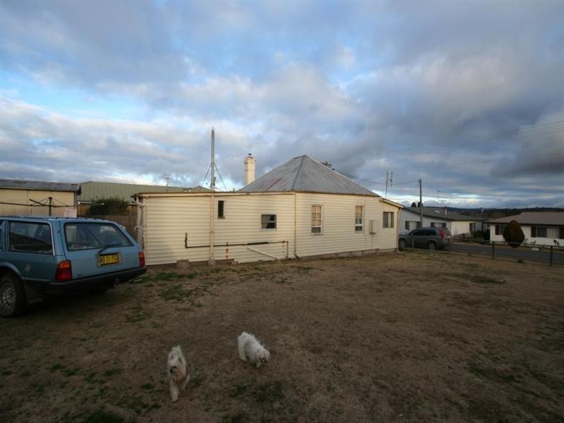 14 Railway Street, Tenterfield NSW 2372