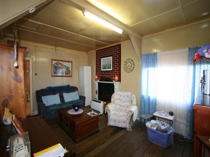 14 Railway Street, Tenterfield NSW 2372