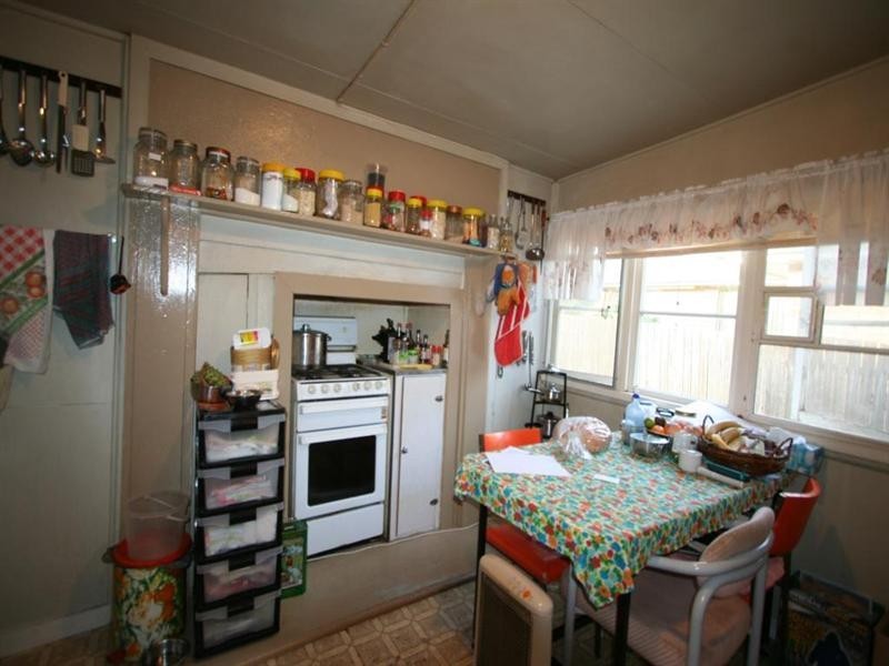 14 Railway Street, Tenterfield NSW 2372