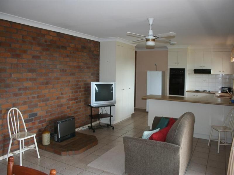 73 Clive Street, Tenterfield NSW 2372