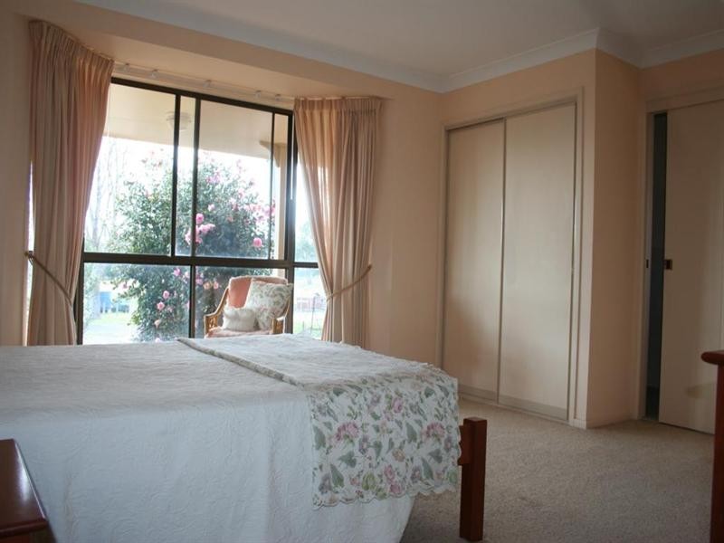 73 Clive Street, Tenterfield NSW 2372