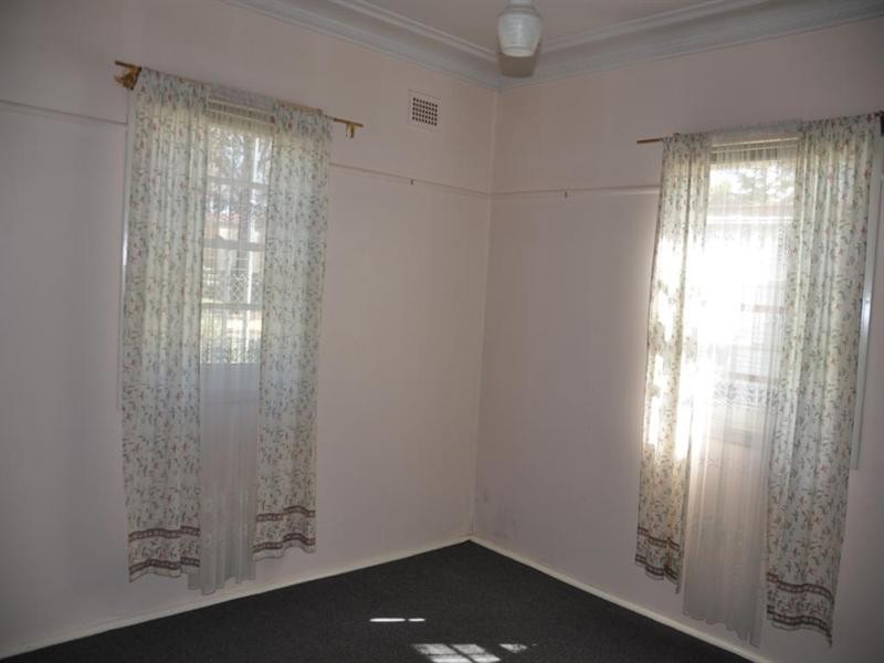 18 Manners Street, Tenterfield NSW 2372