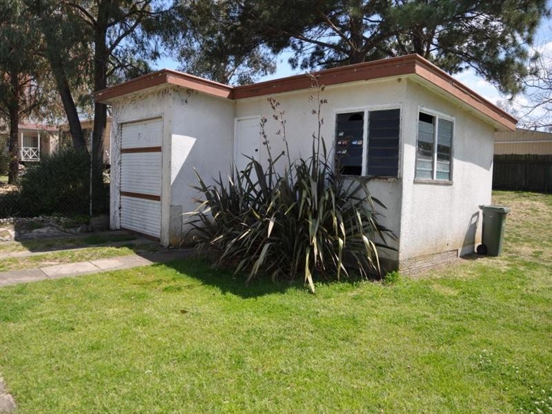 18 Manners Street, Tenterfield NSW 2372