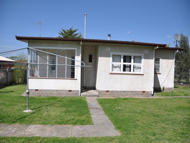 18 Manners Street, Tenterfield NSW 2372