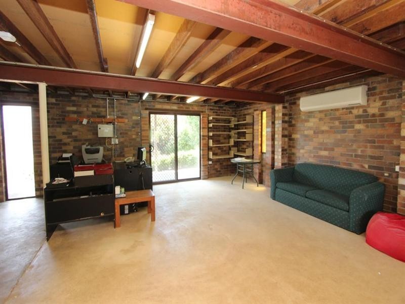 215 East Street, Tenterfield NSW 2372