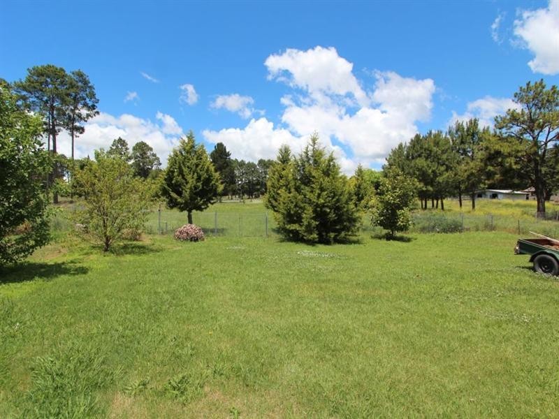 215 East Street, Tenterfield NSW 2372