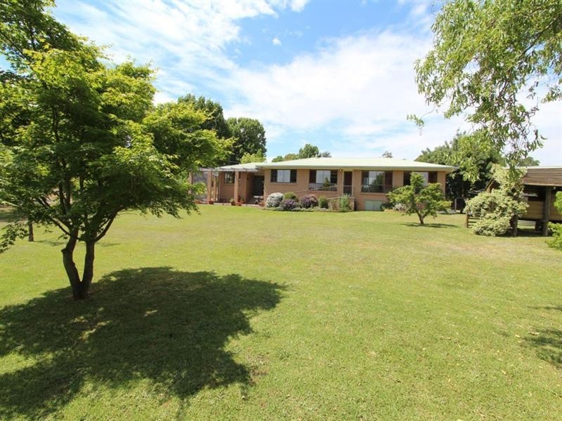 12 Wood Street, Tenterfield NSW 2372