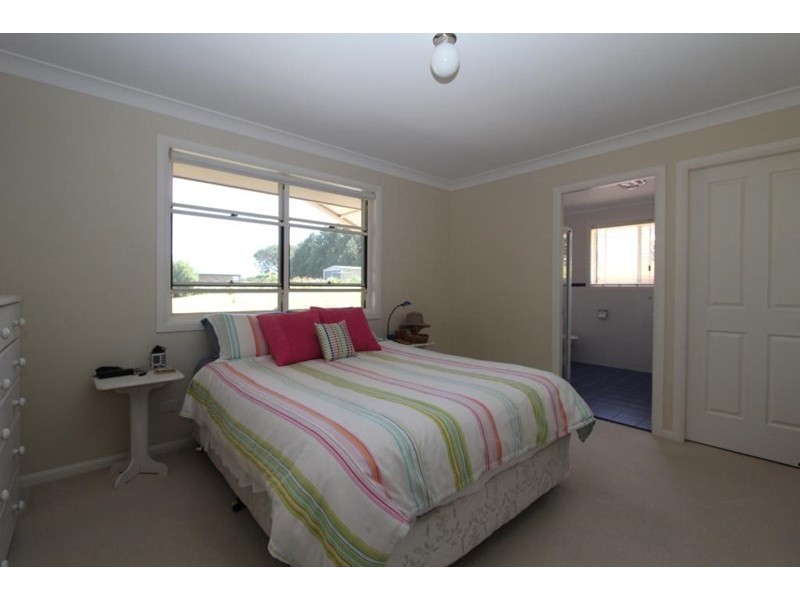 142 Cowper Street, Tenterfield NSW 2372