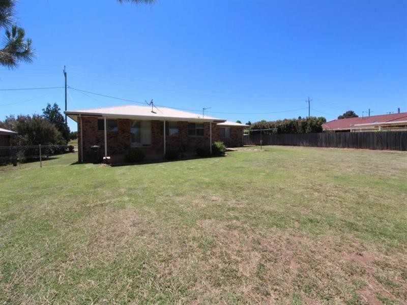 223 Bulwer Street, Tenterfield NSW 2372