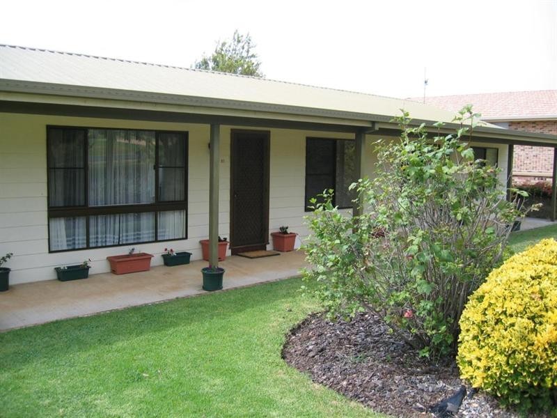 25 George Street, Tenterfield NSW 2372