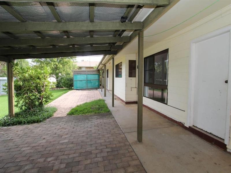 25 George Street, Tenterfield NSW 2372