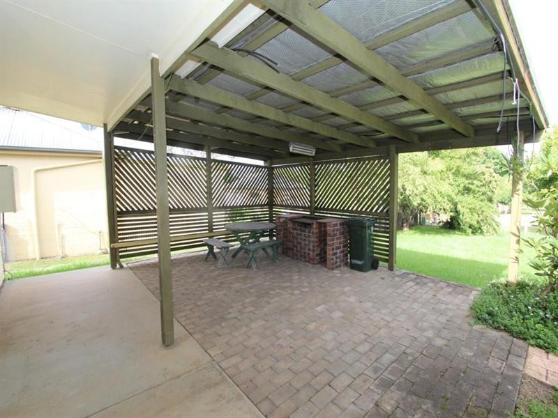 25 George Street, Tenterfield NSW 2372