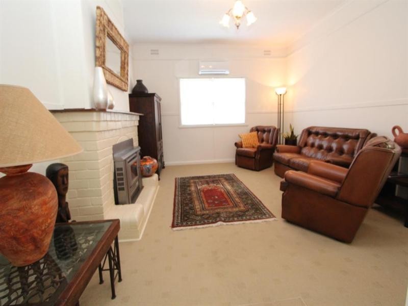 52 George Street, Tenterfield NSW 2372