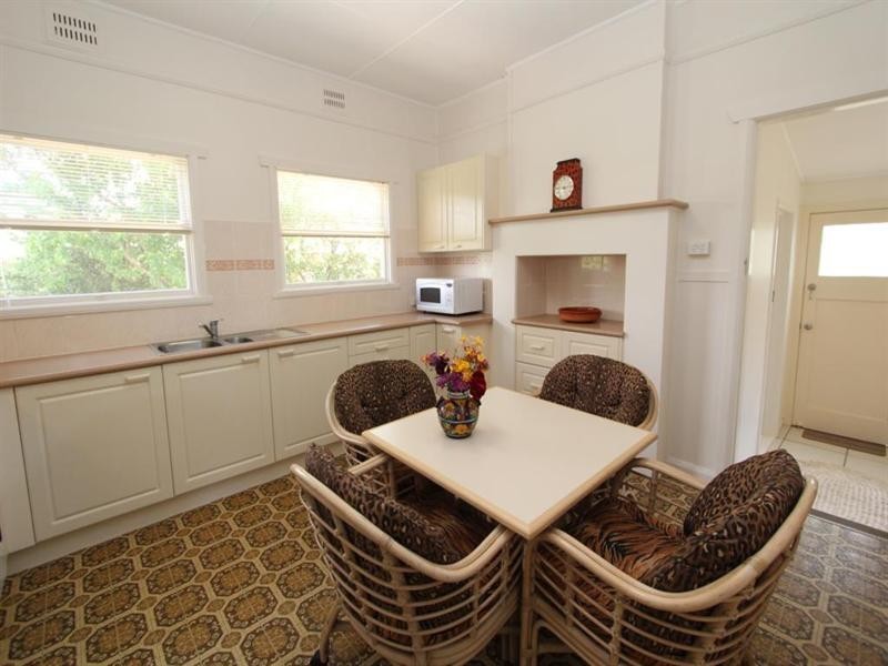 52 George Street, Tenterfield NSW 2372