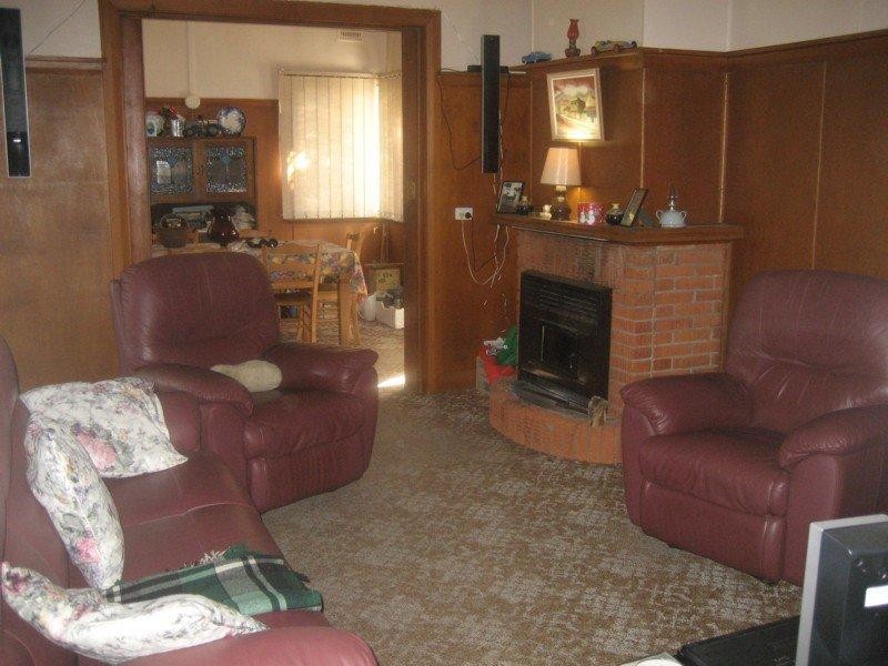 99 Logan Street, Tenterfield NSW 2372