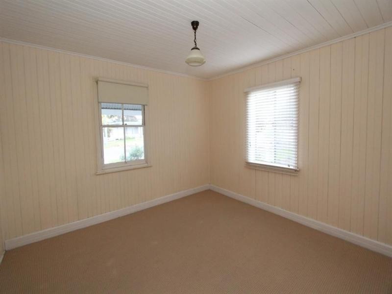 36 Margaret Street, Tenterfield NSW 2372