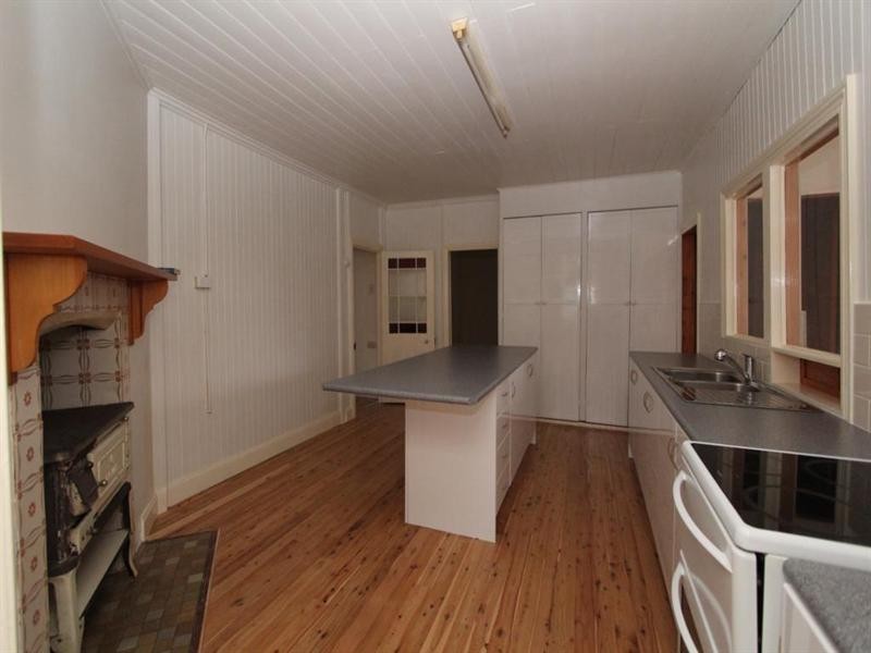 36 Margaret Street, Tenterfield NSW 2372