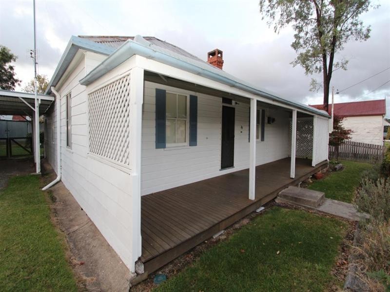 36 Margaret Street, Tenterfield NSW 2372
