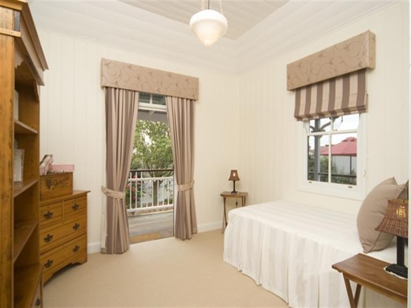 81 Logan Street, Tenterfield NSW 2372