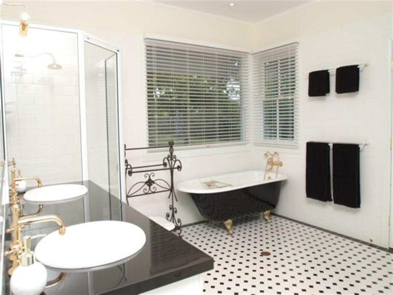 81 Logan Street, Tenterfield NSW 2372