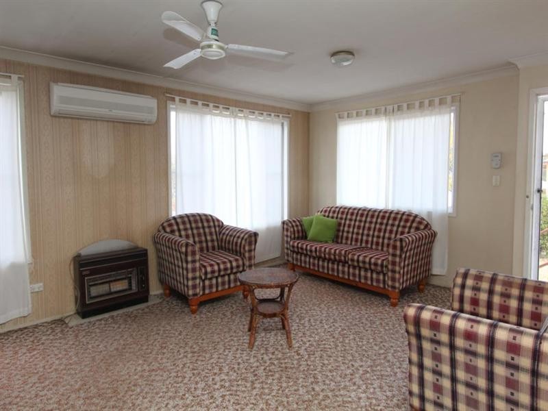 72 MOLESWORTH, Tenterfield NSW 2372