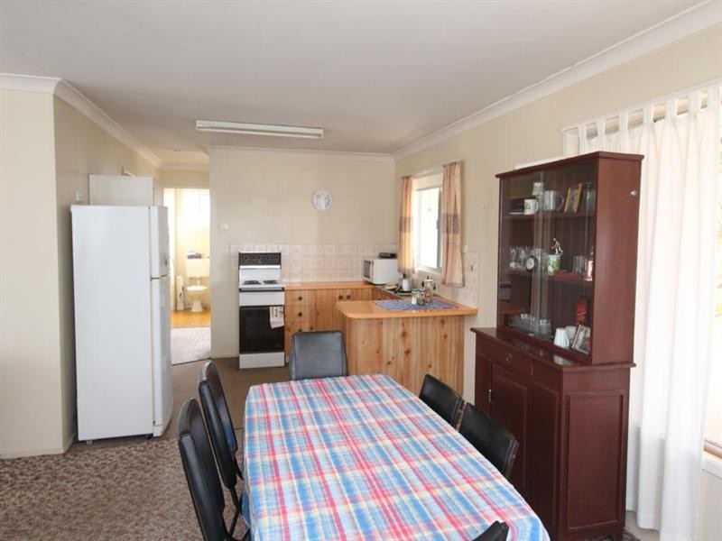 72 MOLESWORTH, Tenterfield NSW 2372