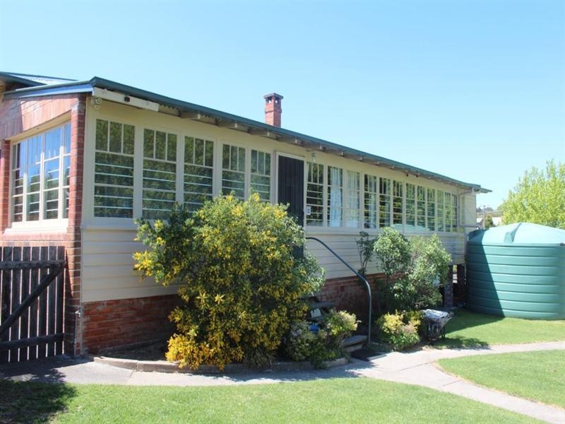 95 Bulwer Street, Tenterfield NSW 2372