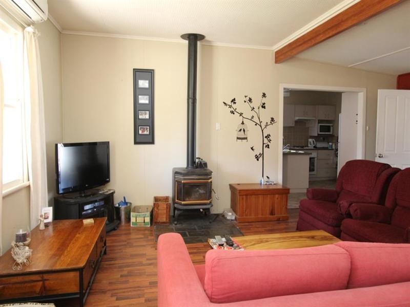 35 Margaret Street, Tenterfield NSW 2372