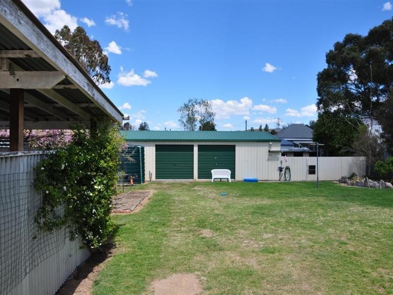 35 Margaret Street, Tenterfield NSW 2372