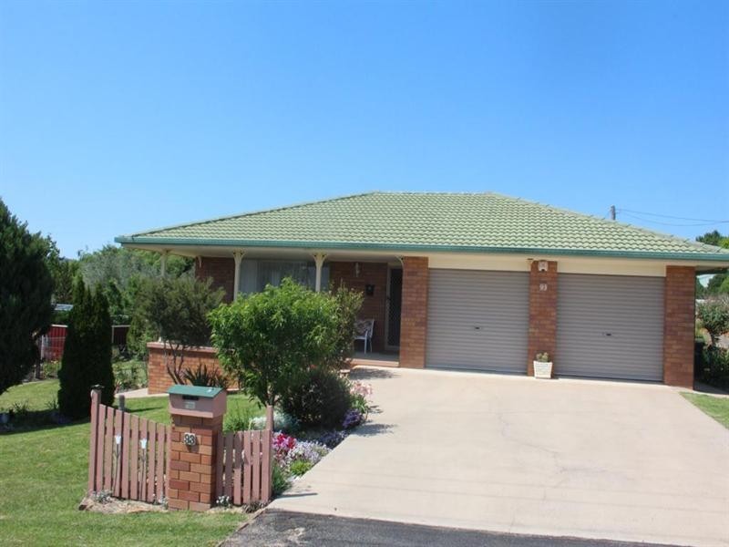93 Drummond Street, Tenterfield NSW 2372