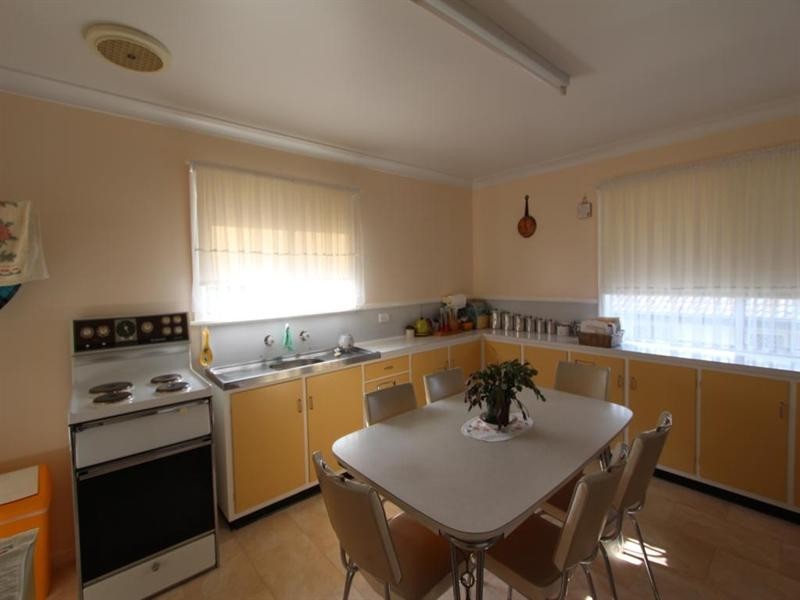 76 Logan Street, Tenterfield NSW 2372