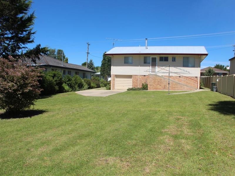 76 Logan Street, Tenterfield NSW 2372