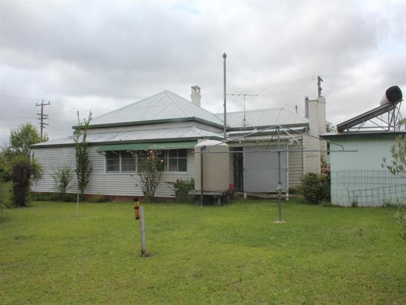 137 Miles Street, Tenterfield NSW 2372