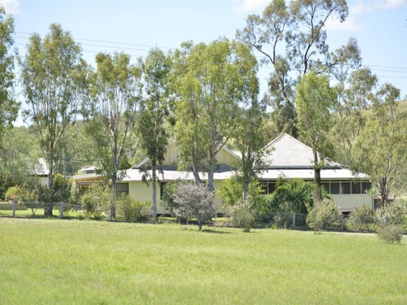 Rosneath Stn Bruxner Highway, Tenterfield NSW 2372