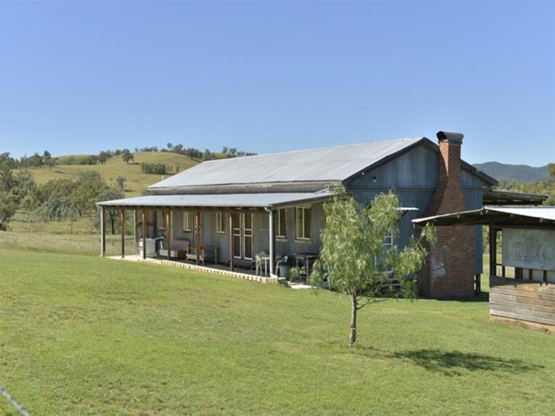 Rosneath Stn Bruxner Highway, Tenterfield NSW 2372