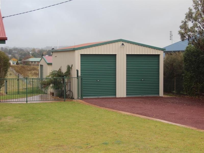 192 East Street, Tenterfield NSW 2372