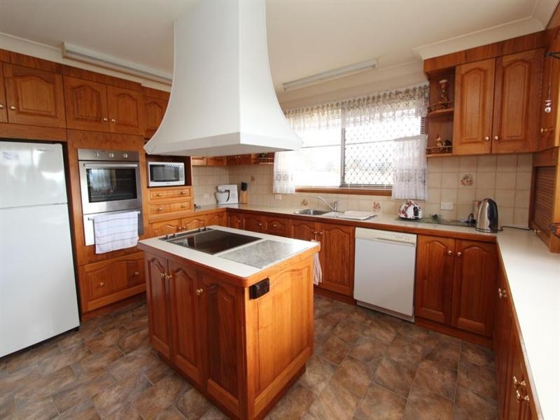 18 Wood Street, Tenterfield NSW 2372