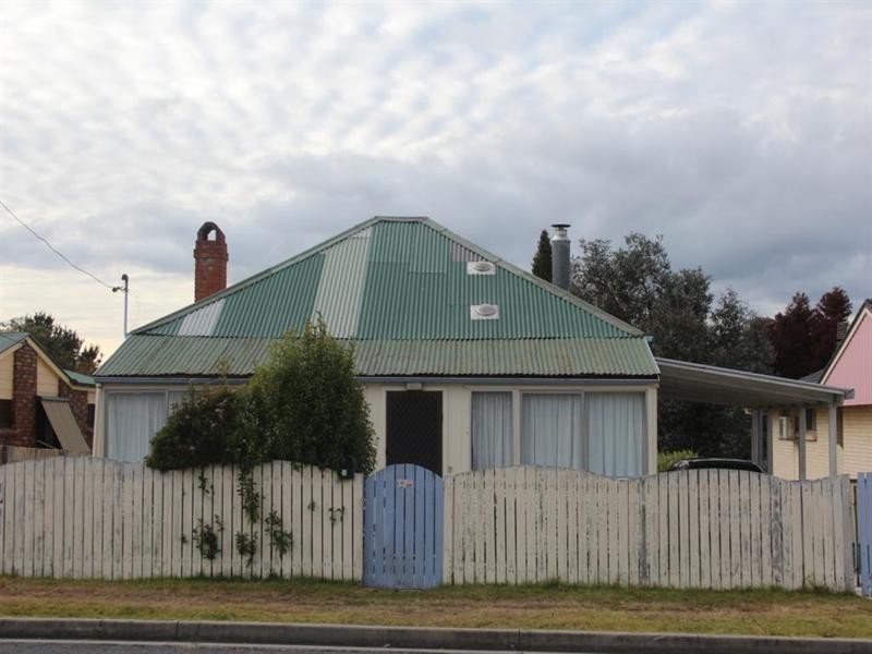 90 Manners Street, Tenterfield NSW 2372