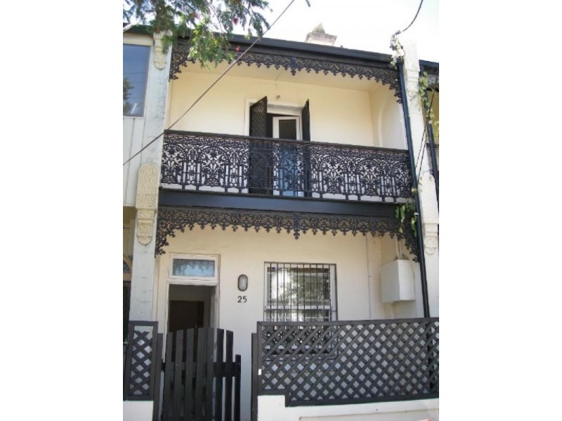 25 Sutherland Street, St Peters NSW 2044