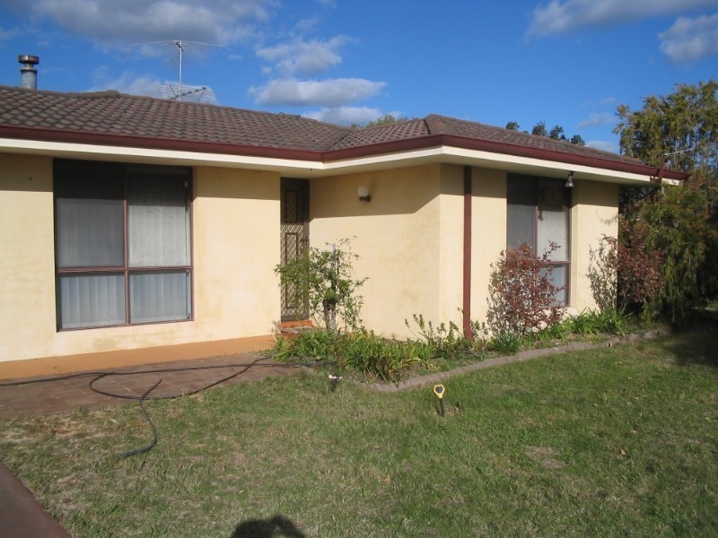 16 Riverglen Drive, North Yunderup WA 6208