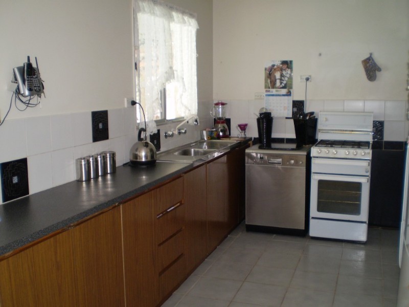 2 Carcoola Avenue, Pinjarra WA 6208