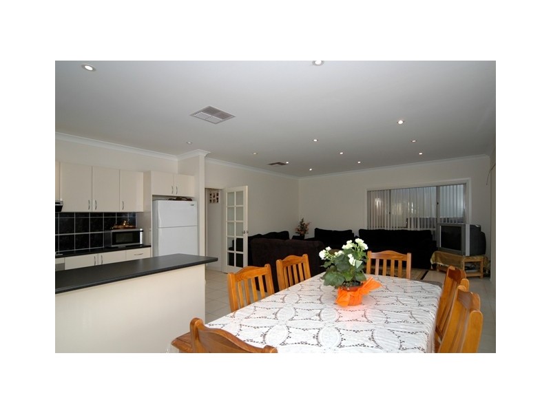6 John Street, Para Hills SA 5096