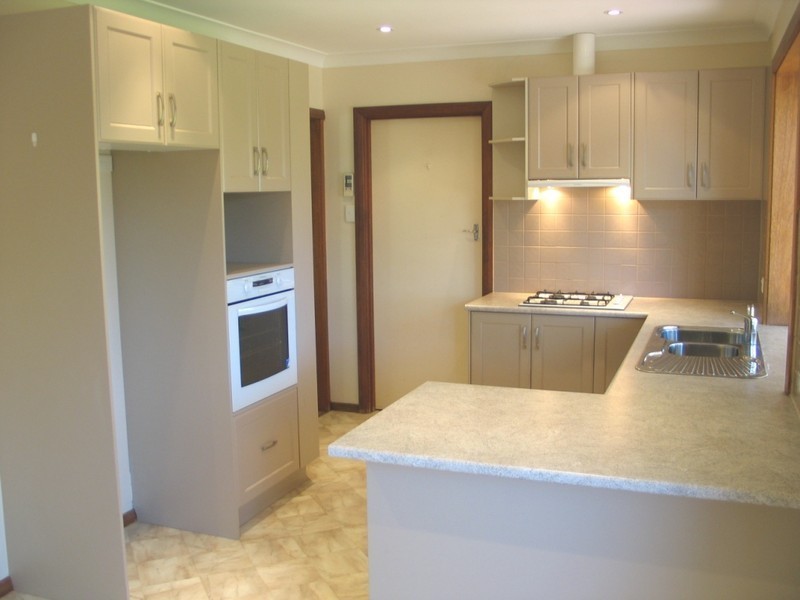 29 LINDSAY Avenue, Valley View SA 5093