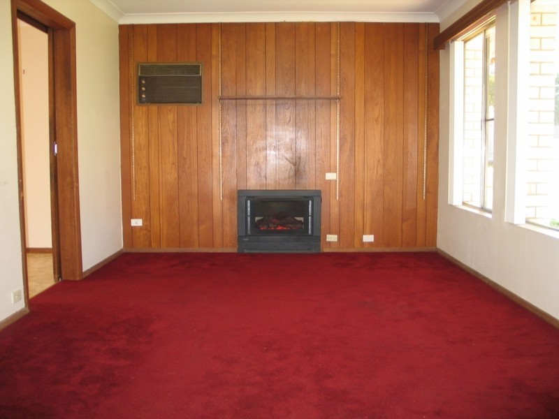 29 LINDSAY Avenue, Valley View SA 5093