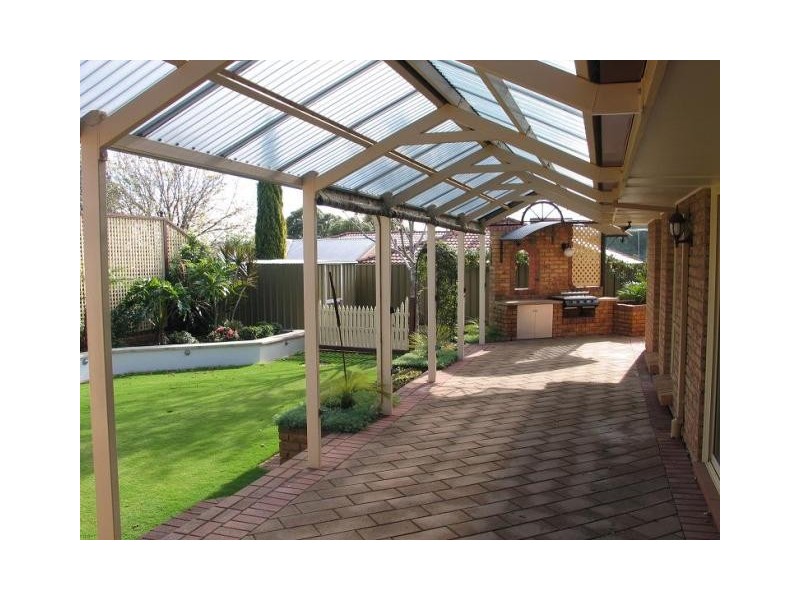 42 HEDGEROW Drive, Gulfview Heights SA 5096