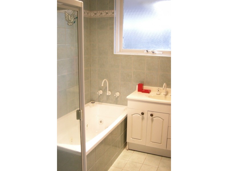 11 Wahroonga Avenue, Valley View SA 5093