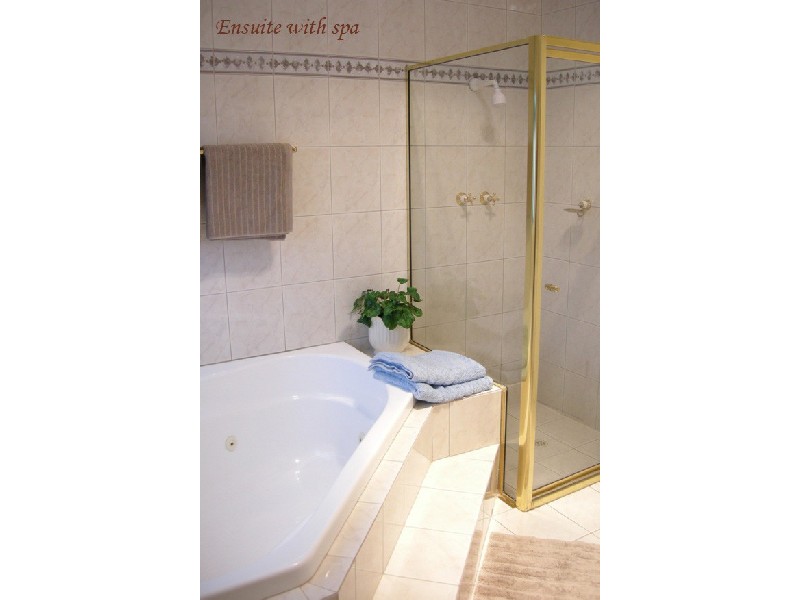 3 Borrowdale Court, Wynn Vale SA 5127